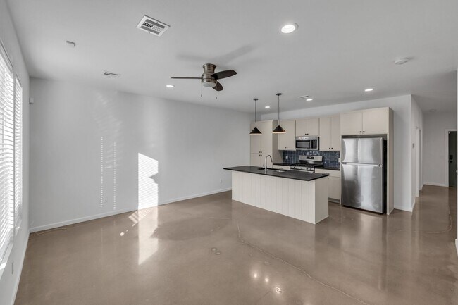 Foto del edificio - P.57 Kode Properties, LLC 1240-1242