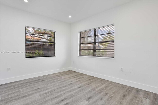 Foto del edificio - 2724 SW 34th Ct