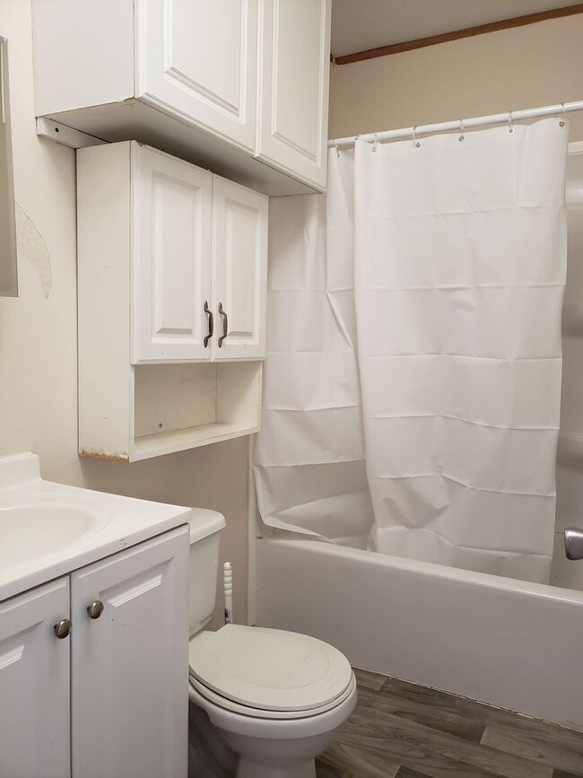 Building Photo - Two-Bedroom Home in Winter Haven