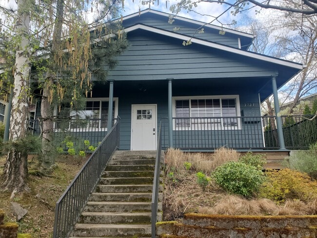 Foto del edificio - 3757 SE Milwaukie Ave