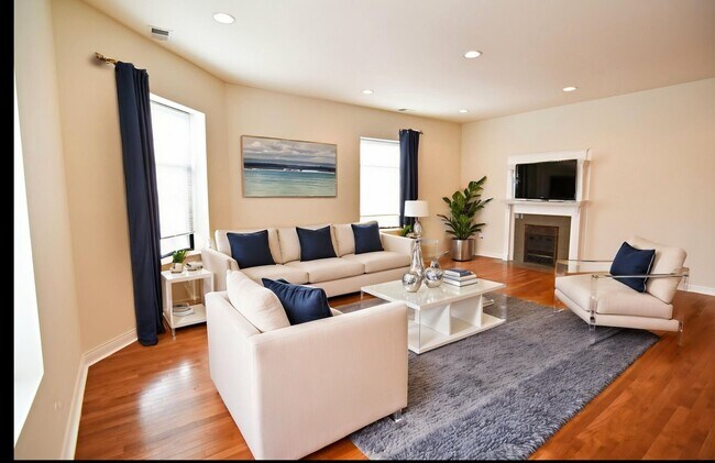 Foto del edificio - 800 W Belmont Ave