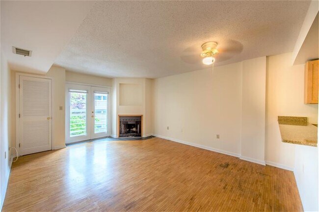 Foto del edificio - 348 Franklin St