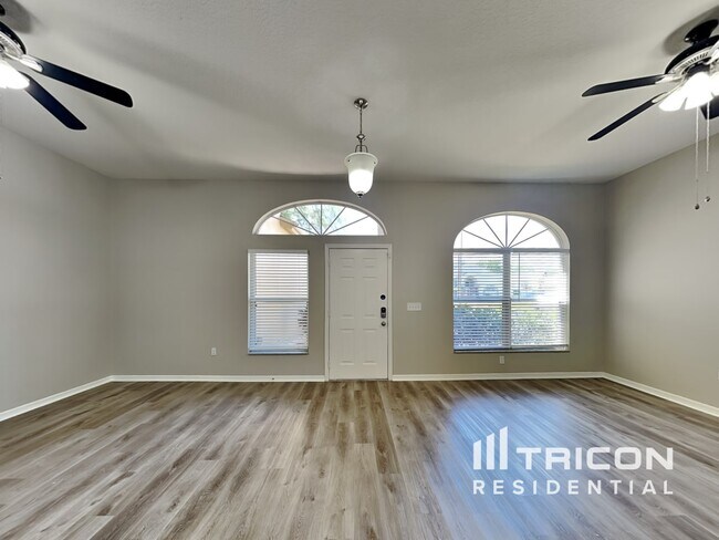 Building Photo - 1810 Cattleman Drive Brandon FL