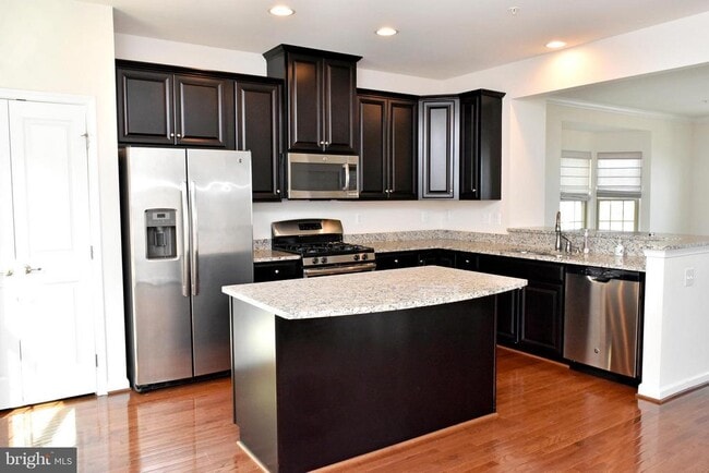 Building Photo - 5904 Leben Dr