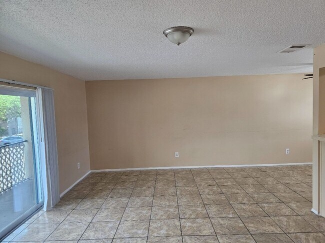 Building Photo - m56903