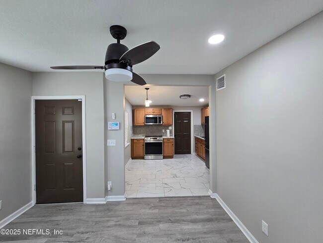 Foto del edificio - 4106 Lockhart Dr