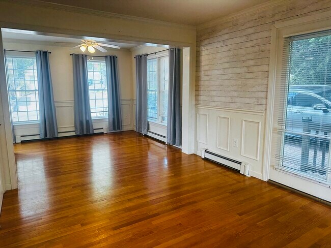 Foto del edificio - 5 Bancroft Ave