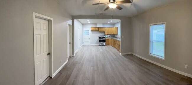 Foto del edificio - Nice 3 bedroom 1 bathroom