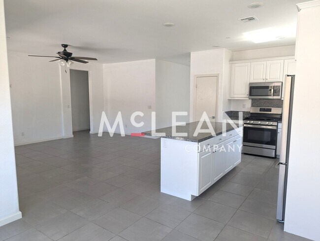 Foto del edificio - Skyborne 3BR/3BA Home for Rent - with Casita