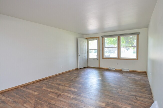Foto del edificio - 825 Smits St