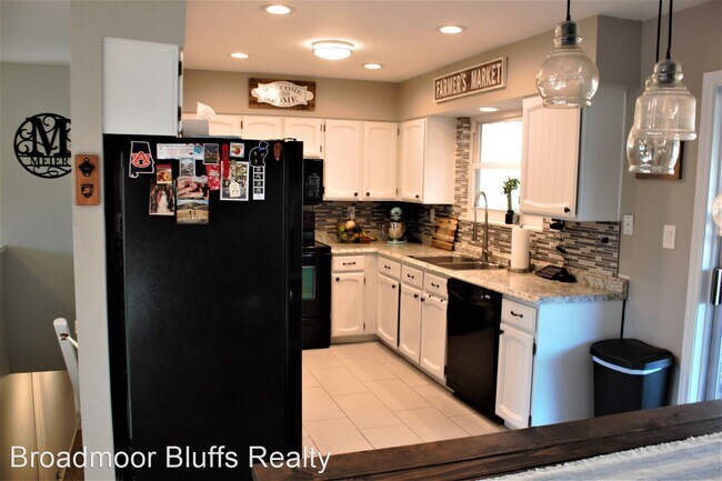 Building Photo - 4 br, 3 bath House - 5060 Manzana Drive