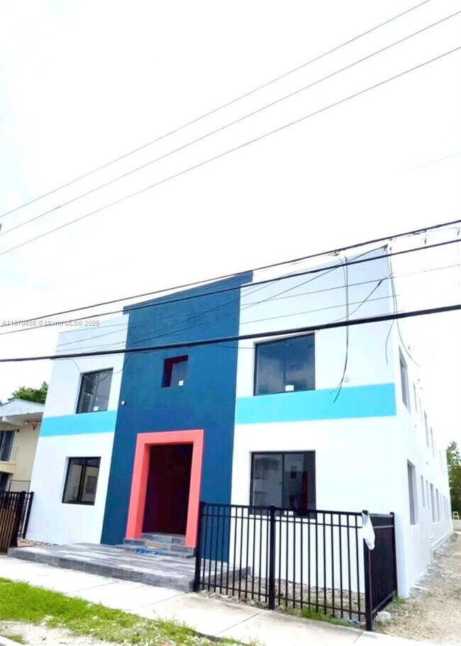 Building Photo - 858 NW 3rd St