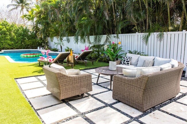 Foto del edificio - 222 N Tradewinds Ave