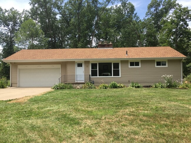 Building Photo - 2032 Ridgeland Dr