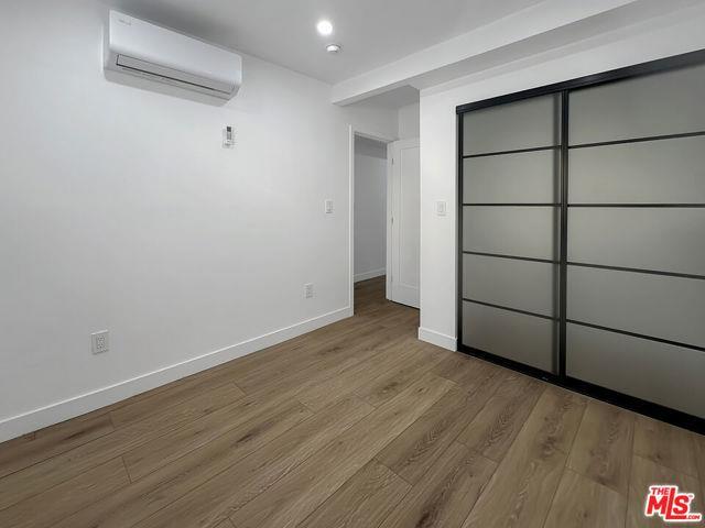 Foto del edificio - 215 W Plymouth St