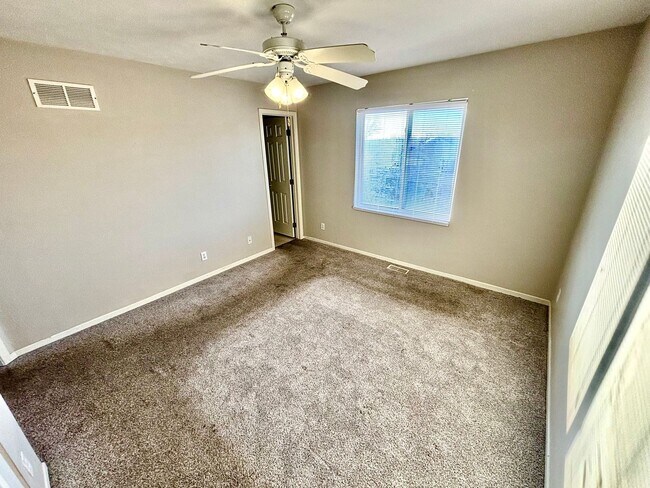 Foto del edificio - 17773 Olive St