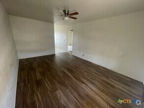 Building Photo - 3201 Hereford Ln