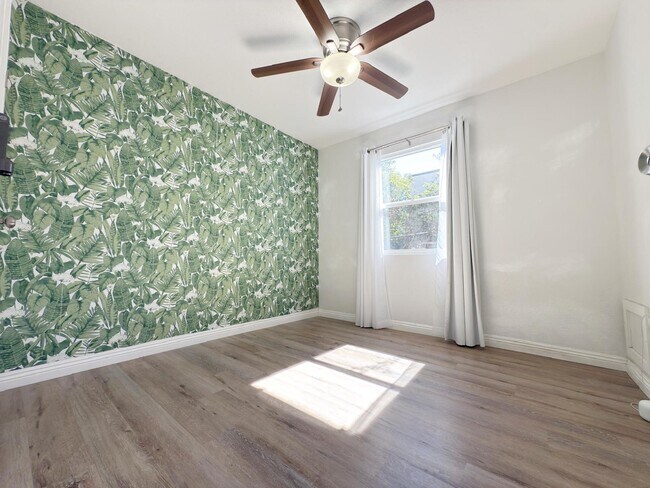 Building Photo - Atwater Village Bungalow Unit #1