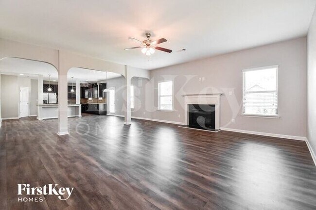 Foto del edificio - 3744 Beech Bottom Ln