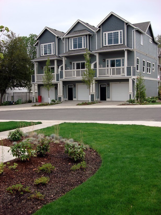 3BDRM 2.5BTH Condo built in 2009 End Unit,... Townhouse for Rent in