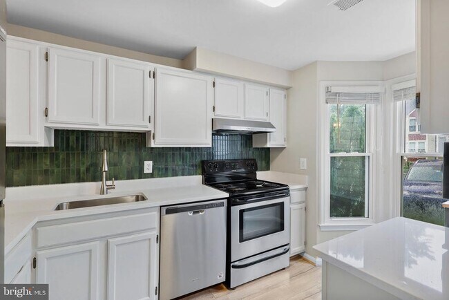 Foto del edificio - 2137 Whisper Way