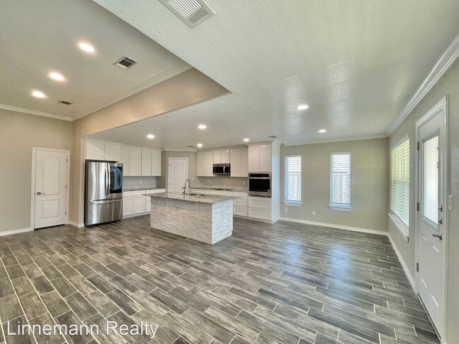Building Photo - 4 br, 2.5 bath House - 3600 Tatonka Drive