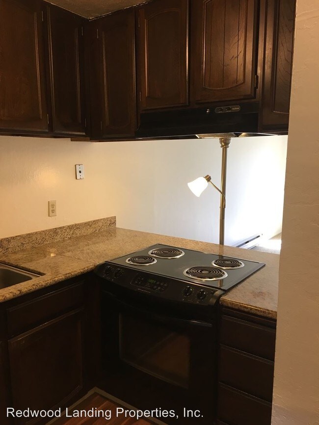 Foto del edificio - 10270 Alpine Dr