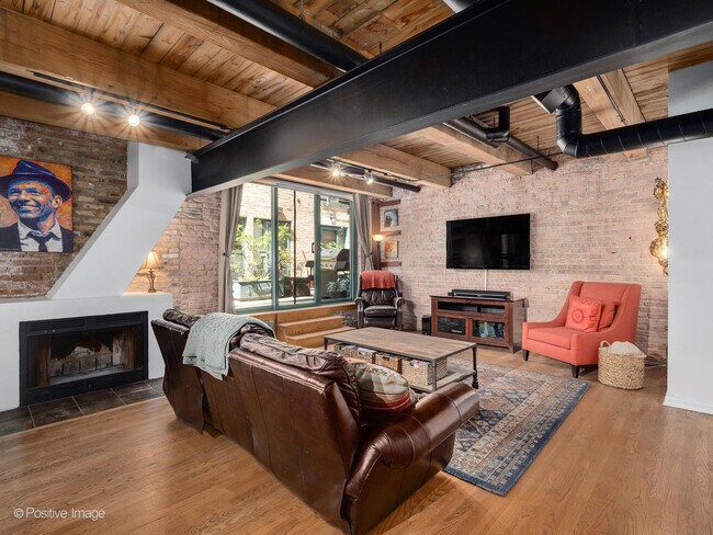 Foto del edificio - 1740 N Marshfield Ave