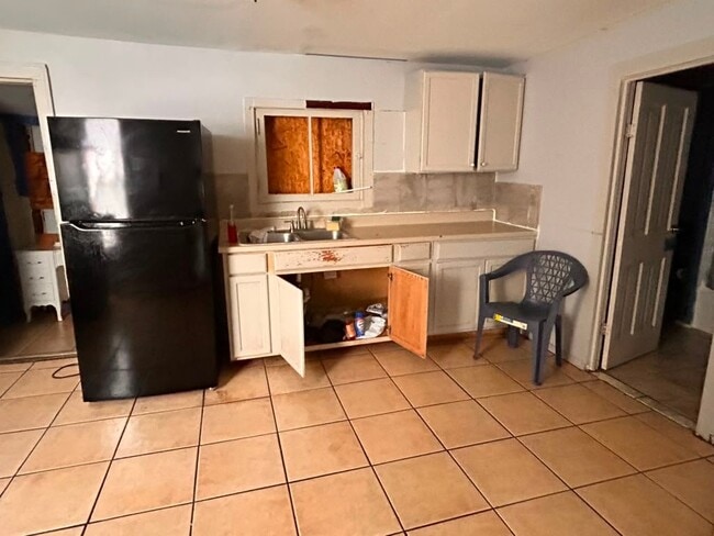 Foto del edificio - 1219 Yates St