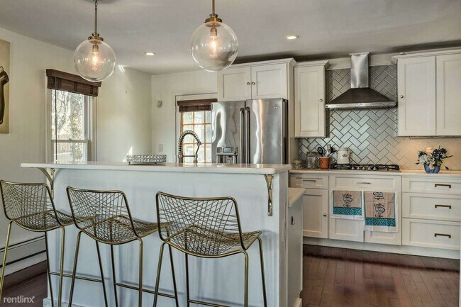 Foto del edificio - 2 br, 1.5 bath House - 44 Birch Avenue