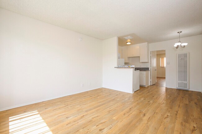 Foto del edificio - 12456 Culver Blvd