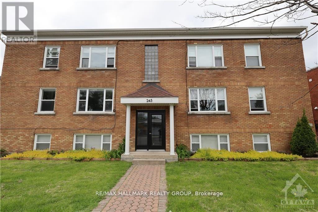 Primary Photo - 245-245 Pères-Blancs Ave
