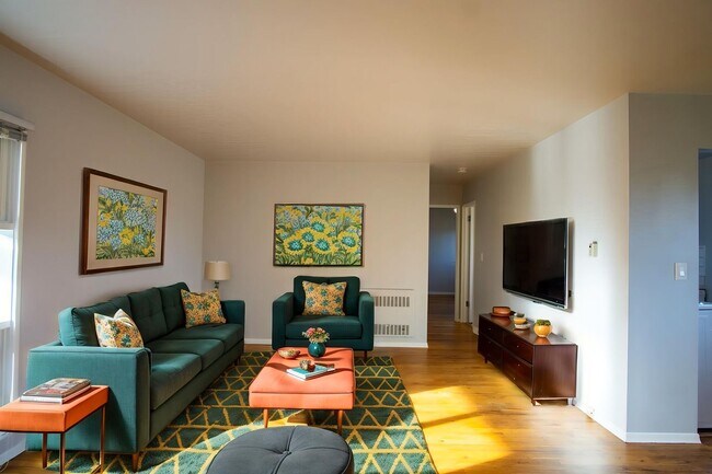 Building Photo - SPRING SPECIAL: Renovated Mid-Century 2Bdr w/Hardwoods, Dishwasher + Pets OK