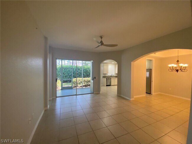 Foto del edificio - 1315 Mariposa Cir