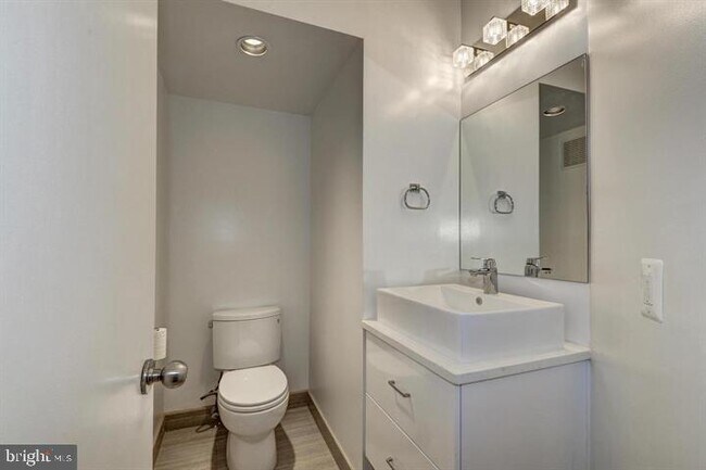 Building Photo - 3363 18th St NW
