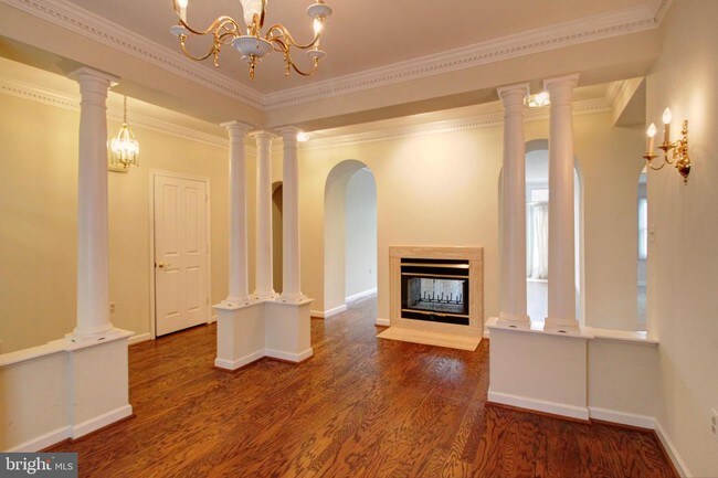 Foto del edificio - 2493-2495 Five Shillings Rd