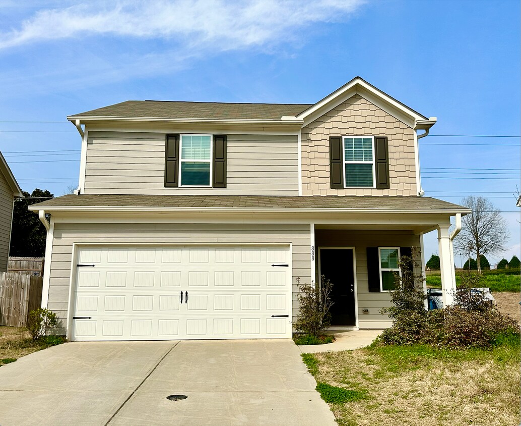 888 Independence Ave, Pendergrass, GA 30567 House for Rent in