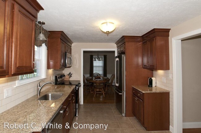 Building Photo - 3 br, 1.5 bath House - 122 Haynes Road