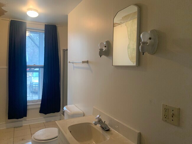 Foto del edificio - 313 W Willow St