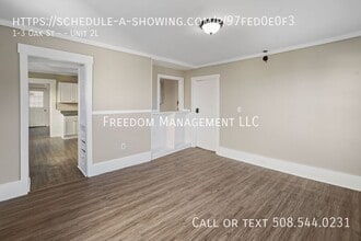 Building Photo - 1-3-3 Oak St