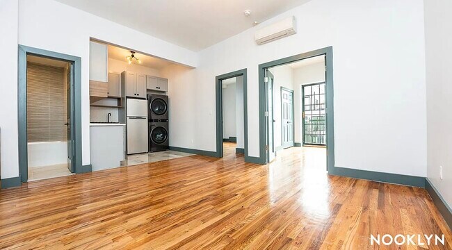 Foto del edificio - 52 Monitor St