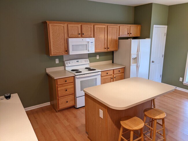 Building Photo - Four Bedroom with Fence and Cabarrus Schools