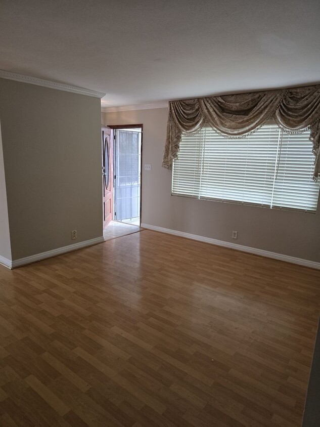 Foto principal - Spacious Rental In Garden Grove