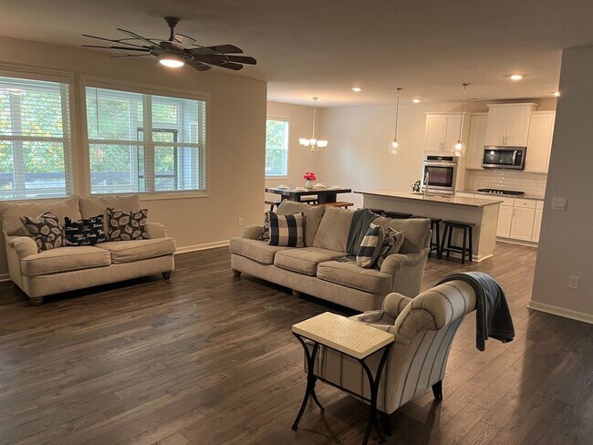 Foto del edificio - 3 Bedroom Single Family Home in Fairburn