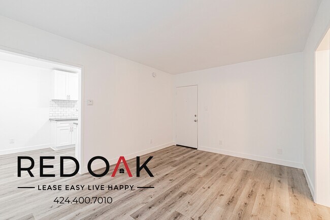 Building Photo - 745 S Mariposa Ave