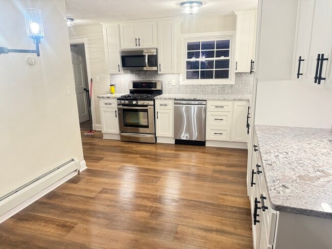 KITCHEN - 2525 W Abbott Ave