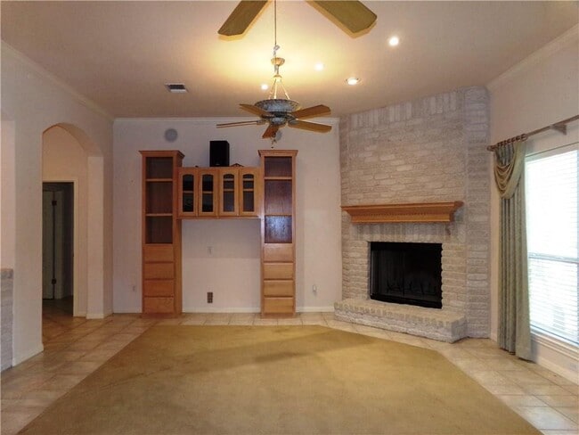 Building Photo - 100 Pine Point Cove