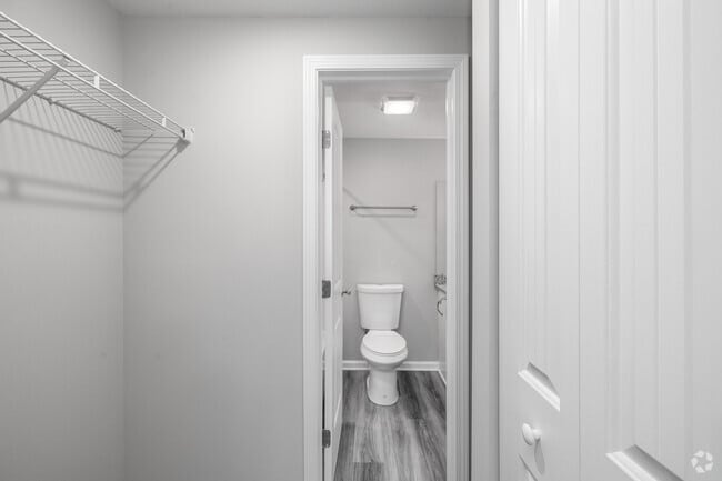 2BR, 1BA - 850SF - Primary Walk-in Closet - Clarendon Heights