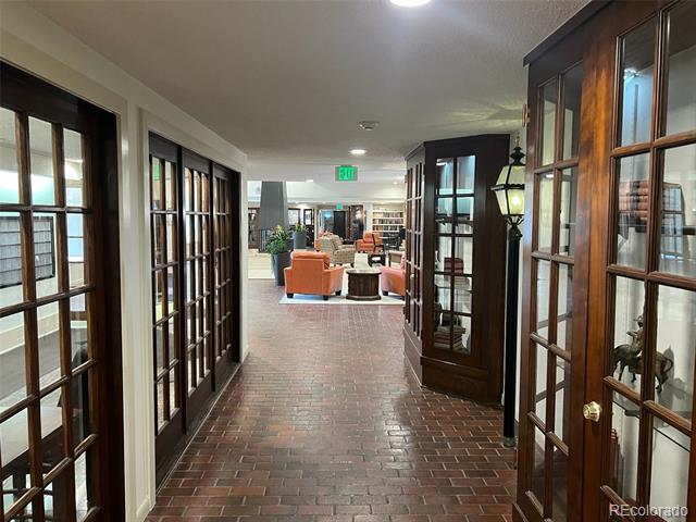 Foto del edificio - 8060 E Girard Ave
