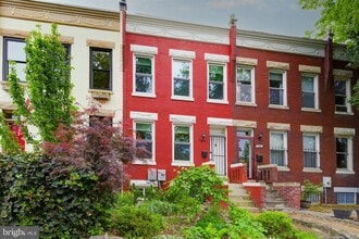 Building Photo - 764 13th St SE